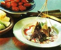Десерт. Шоколадная пирамида. Иллюстрация. Путешествие в страну кулинария. Кулинарные рецепты, советы кулинара. Сайт профессионального повара.